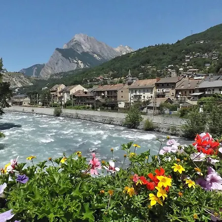 3 A La Montagne